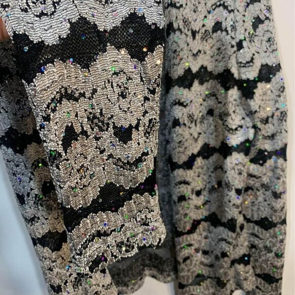 𝅺WOMAN’S formal cardigan. Black and silver. Size medium. Excellent condition. - Picture 4 of 8